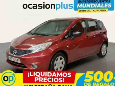 Usado Nissan Note Visia 90 CV (66 kW) 2014 Rojo Utilitario