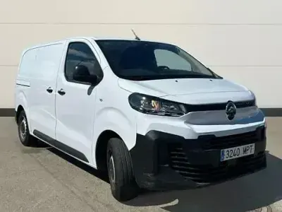 Usado Citroën Jumpy 120 CV (88 kW) 2024 Blanco Monovolumen