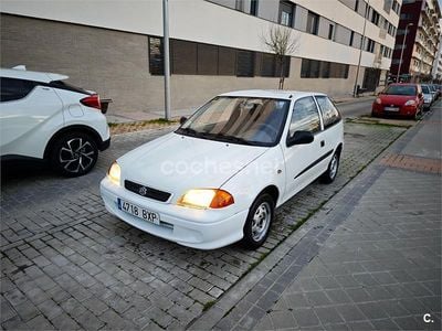 Usado Suzuki Swift GLS 85 CV (62 kW) 2002 Blanco Berlina