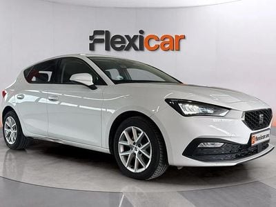 Usado Seat Leon Style 116 HP (85 kW) 2021 Branco Sedan