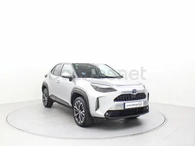 Usado Toyota Yaris Cross Style 116 CV (85 kW) 2022 Gris / plata SUV