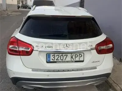 Usado Mercedes GLA200 Urban 136 CV (100 kW) 2014 Blanco SUV