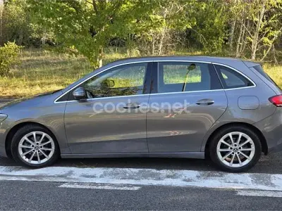Usado Mercedes B180 109 CV (80 kW) 2019 Beige Utilitario