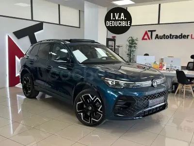 Usado VW Tiguan R-line 193 CV (141 kW) 2024 Azul SUV