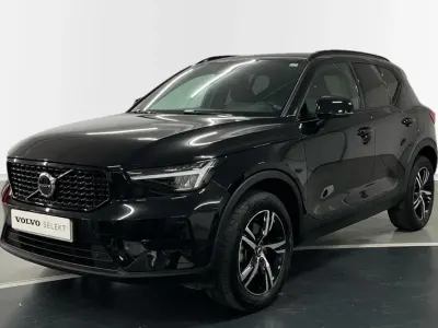 Usado Volvo XC40 Plus 163 CV (119 kW) 2024 Negro onyx m. c717e SUV