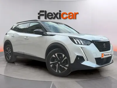 Usado Peugeot 2008 GT 131 CV (96 kW) 2022 Blanco SUV