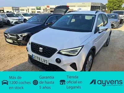 Usado Seat Arona Style Plus 110 CV (80 kW) 2021 Blanco SUV