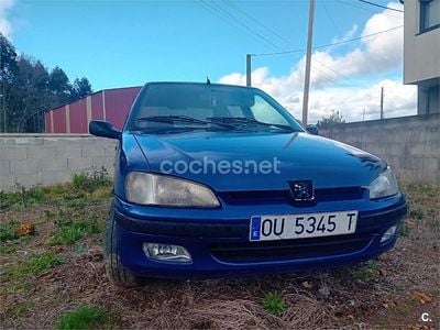 Usado Peugeot 106 58 CV (42 kW) 1997 Azul Utilitario