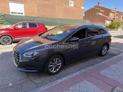 Usado Hyundai i40 141 CV (103 kW) 2016 Gris / plata Familiar