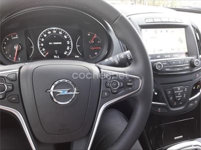Usado Opel Insignia Excellence 140 CV (102 kW) 2017 Gris / plata Berlina