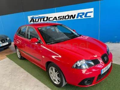 Usado Seat Ibiza 85 CV (62 kW) 2007 Rojo Utilitario