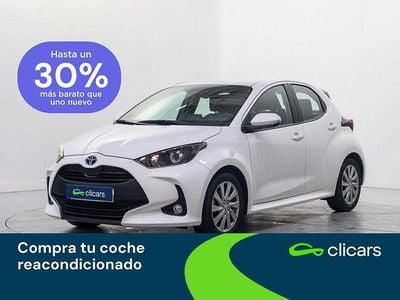 Usado Toyota Yaris Hybrid Active 116 CV (85 kW) 2023 Blanco Berlina