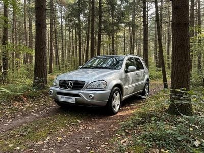 Gris / plata Usado 2001 Mercedes ML55 AMG AMG SUV | 9990 €