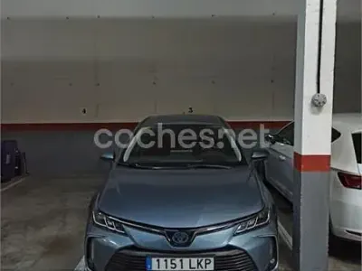 Usado Toyota Corolla Active 122 CV (89 kW) 2020 Azul Berlina