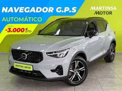 Usado Volvo XC40 Plus 163 CV (119 kW) 2024 Gris / plata SUV