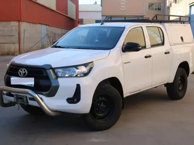 Usado Toyota HiLux 150 CV (110 kW) 2022 Blanco Pickup/Camioneta