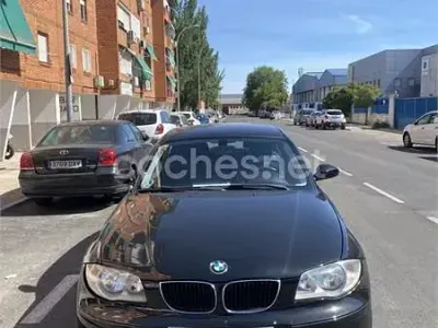 Usado BMW 118 122 CV (89 kW) 2006 Negro Utilitario