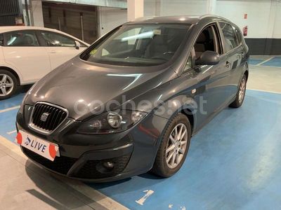 Usado Seat Altea XL Style 105 CV (77 kW) 2010 Gris / plata Monovolumen