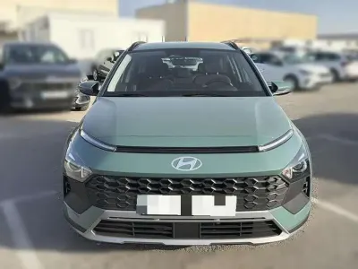 Usado Hyundai Bayon 101 CV (74 kW) 2024 Gris SUV