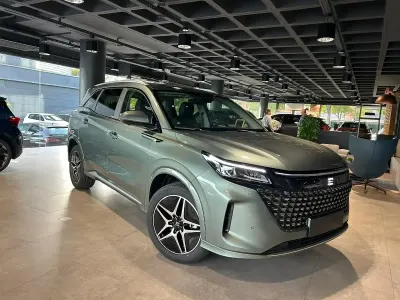 Nuevo DFSK E5 217 CV (159 kW) 2025 Verde SUV