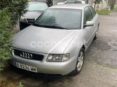 Usado Audi A3 Ambiente 110 CV (80 kW) 2000 Gris / plata Berlina