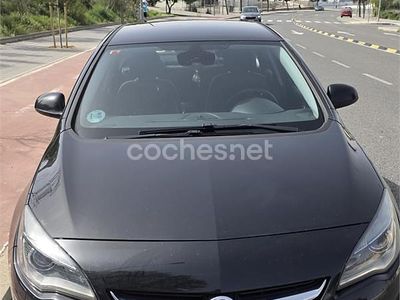 Usado Opel Astra Elegance 136 CV (100 kW) 2017 Negro Berlina