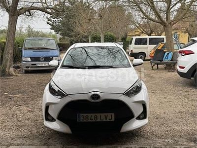 Usado Toyota Yaris Hybrid Plus 116 CV (85 kW) 2021 Blanco Berlina
