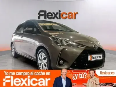 Usado Toyota Yaris Active 100 CV (73 kW) 2020 Marrón