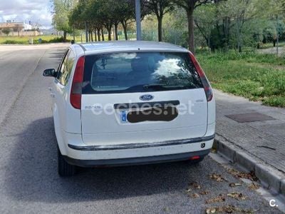 Usado Ford Focus Trend 115 CV (84 kW) 2006 Blanco Familiar