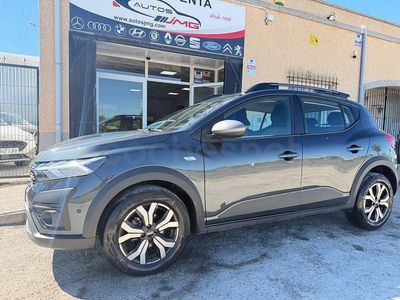 Usado Dacia Sandero Expression 91 CV (66 kW) 2023 Gris / plata Berlina