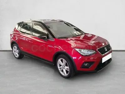 Usado Seat Arona Ecomotive 115 CV (84 kW) 2019 Granate SUV