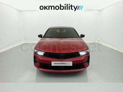 Usado Opel Astra 130 CV (95 kW) 2023 Rojo Familiar