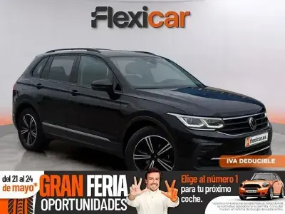 Käytetty VW Tiguan Life 150 HP (110 kW) 2021 Musta Katumaasturi