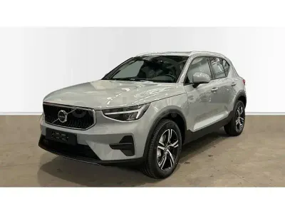 Ny Volvo XC40 Core 163 HK (119 kW) 2025 Grå SUV