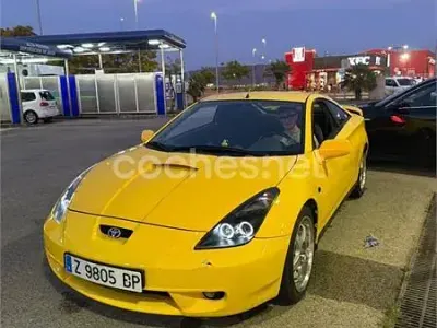 Usado Toyota Celica 143 CV (105 kW) 2000 Amarillo Coupe
