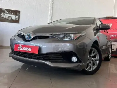 Używany Toyota Auris Hybrid