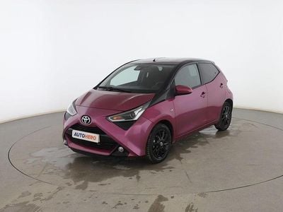Usado Toyota Aygo X-cite 72 CV (52 kW) 2019 Morado Utilitario