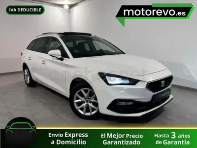 Usado Seat Leon Style 150 CV (110 kW) 2021 Blanco Familiar