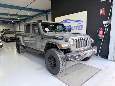 Usado Jeep Gladiator Overland 264 CV (194 kW) 2022 Gris / plata Pickup/Camioneta