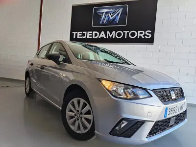 Usado Seat Ibiza Reference 95 CV (69 kW) 2021 Gris / plata Utilitario