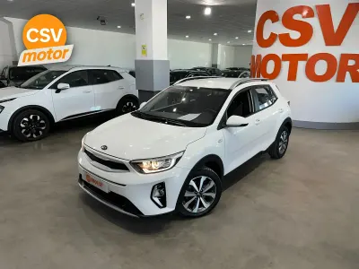 Usado Kia Stonic 101 CV (74 kW) 2021 Blanco SUV