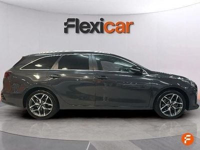 Usado Kia Ceed GT GT-Line 140 CV (102 kW) 2019 Gris / plata Familiar