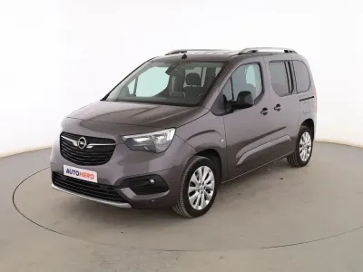 Usado Opel Combo Life Ultimate 102 CV (75 kW) 2021 Gris Monovolumen