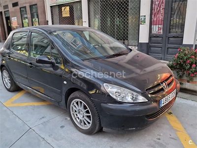 Usado Peugeot 307 110 CV (80 kW) 2003 Negro Berlina