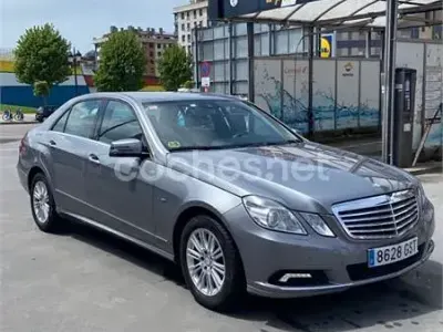 Usado Mercedes E220 170 CV (125 kW) 2010 Gris / plata Berlina