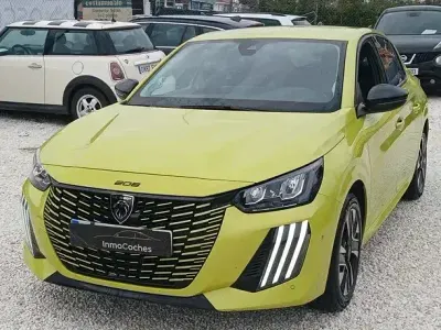 Usado Peugeot 208 Allure 102 CV (75 kW) 2024 Amarillo Utilitario
