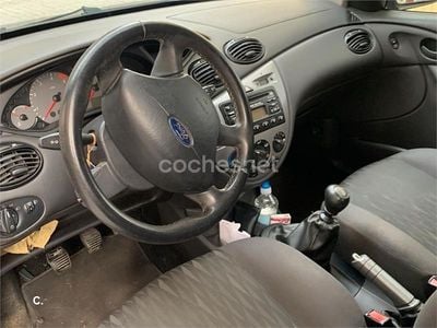 Negro Usado 2004 Ford Focus Trend Berlina | 2100 € (Precio justo)