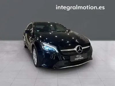 Usado Mercedes A200 136 CV (100 kW) 2017 Negro Utilitario