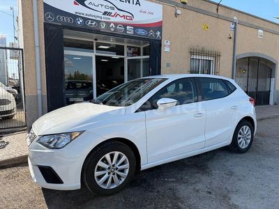 Usado Seat Ibiza Reference 75 CV (55 kW) 2017 Blanco Berlina