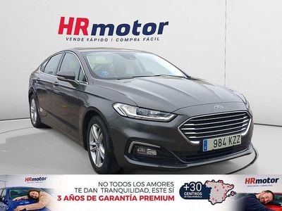 Usado Ford Mondeo Titanium 165 CV (121 kW) 2019 Gris / plata Berlina